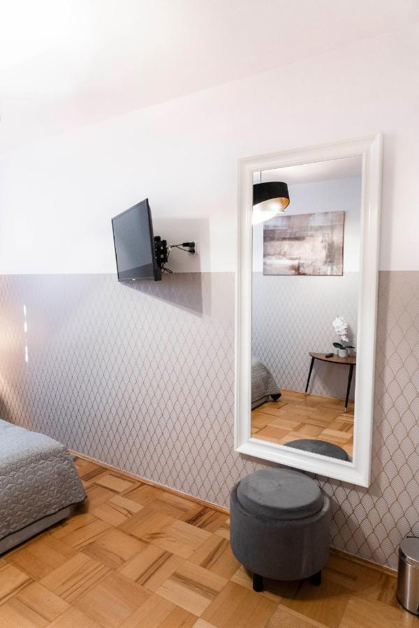 Clicktheflat Constitution Square Apart Rooms Varsavia Esterno foto