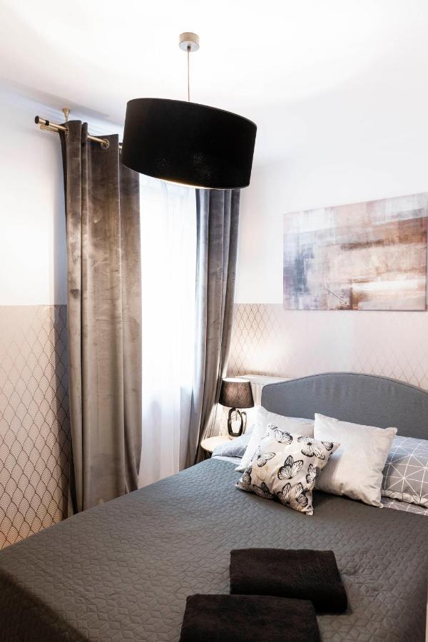 Clicktheflat Constitution Square Apart Rooms Varsavia Esterno foto